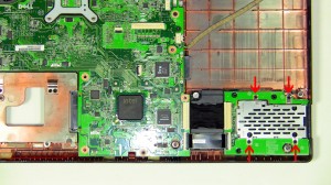 Unplug the ExpressCard Slot and Media Card Reader IO Circuit Board cables from the motherboard. 